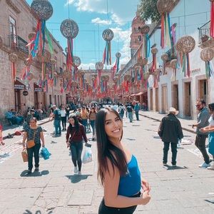 Meet your Posher, Elizabeth